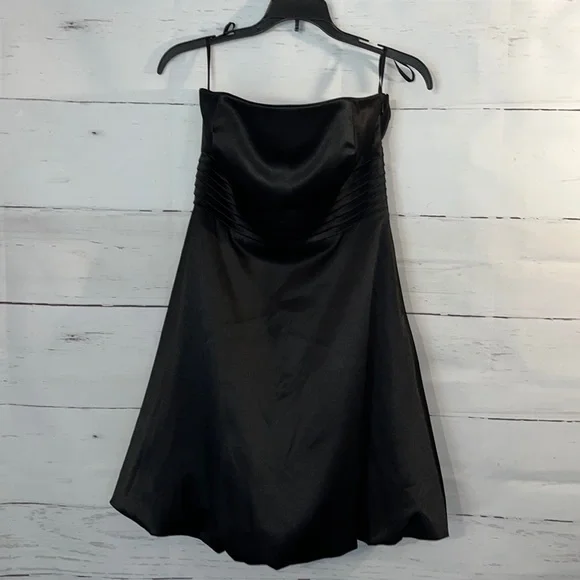 White House Black Market Strapless Little Black Dress sz 2 - Picture 1 of 9